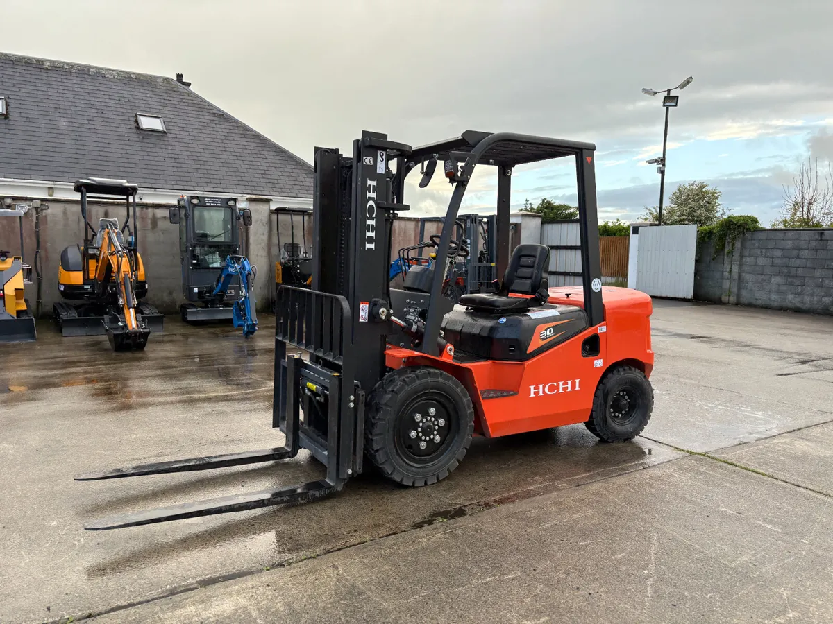New/Unused 30 A Series HCHI Fork Lift - Image 3