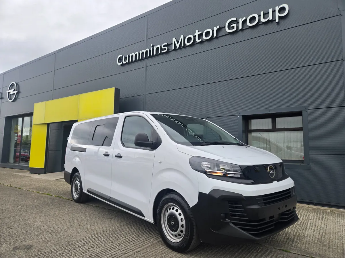 Opel Vivaro 9 SEAT+7 SEAT wheelchair accessible - Image 3