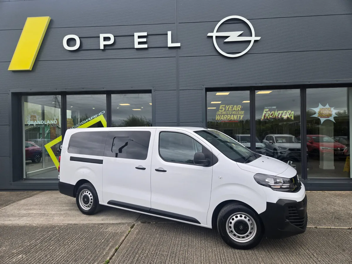 Opel Vivaro 9 SEAT+7 SEAT wheelchair accessible - Image 4