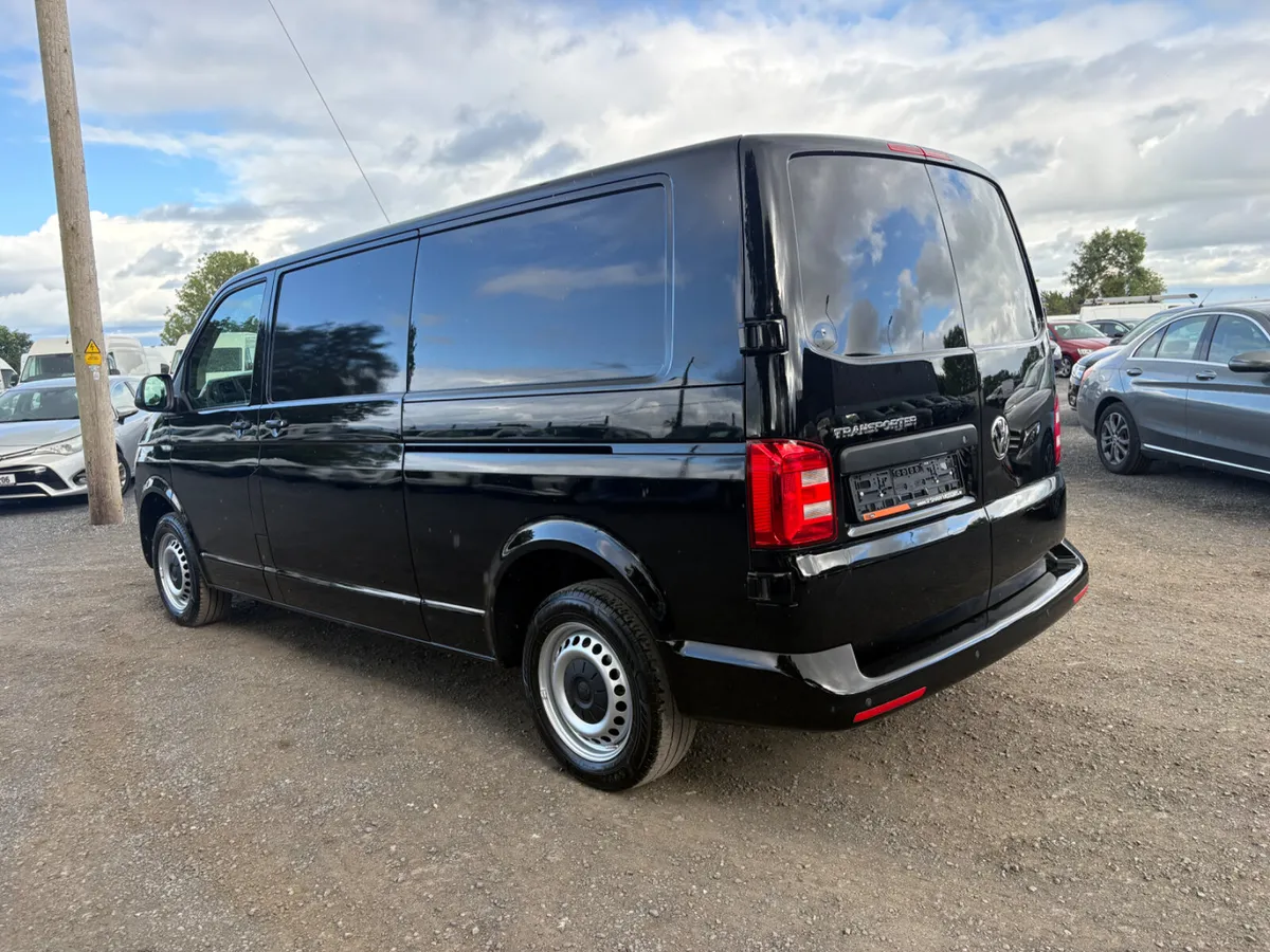 Volkswagen Transporter - Image 4