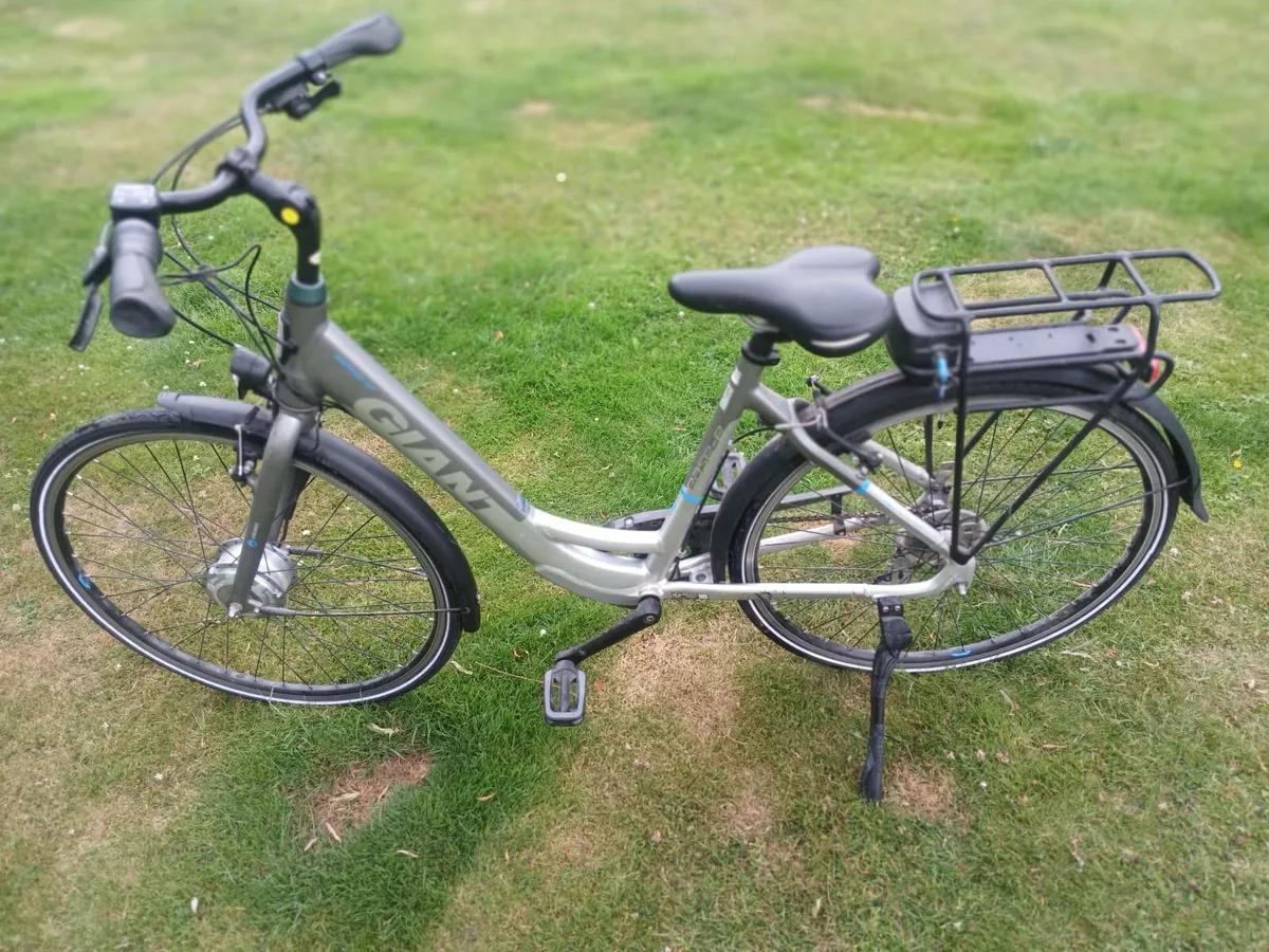 Giant Ease-E Hybrid Electric Bike – Very Good Cond - Image 2