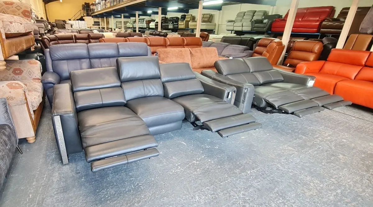 Torres grey leather electric 4+2 seater sofas - Image 2