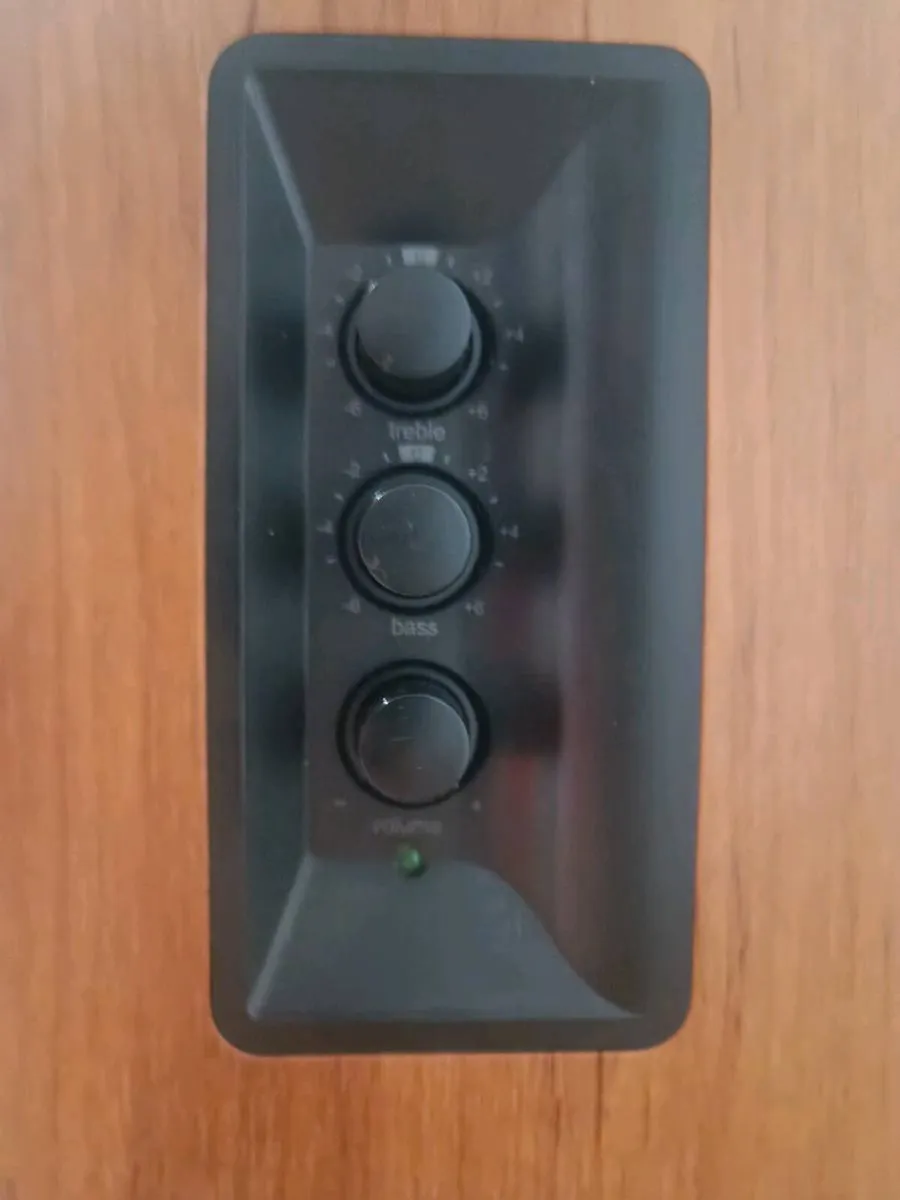 Edifer R1280T speakers plus 2x bose speakers - Image 2