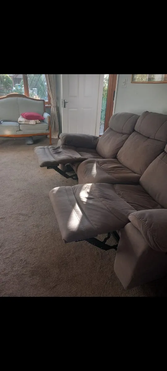 Couch - Image 2
