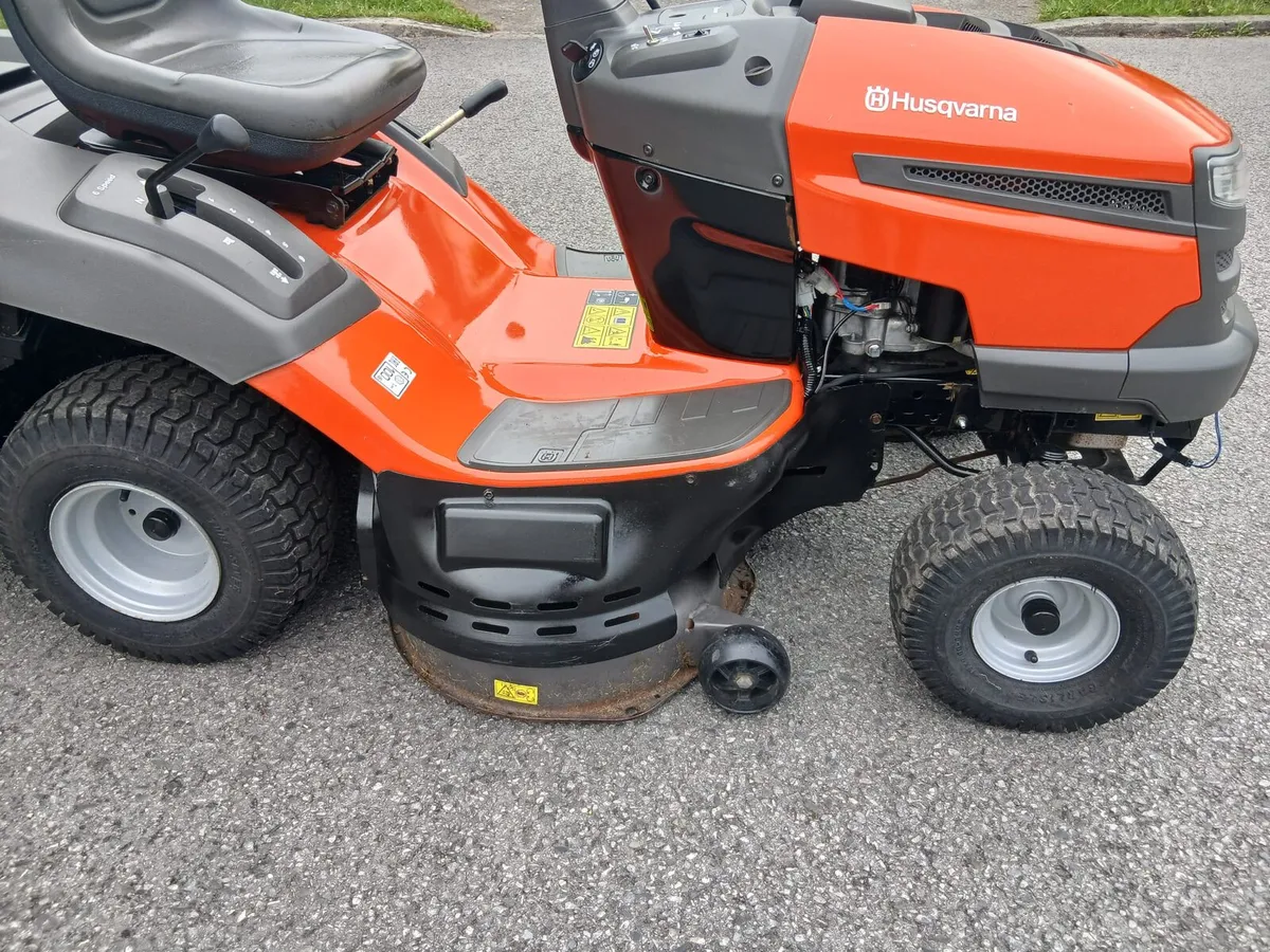 Husqvarna ride on lawnmower - Image 4