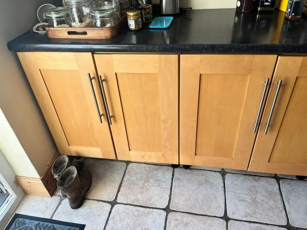 2nd hand kitchen - Kitchen Units, cooker, hob, fan - Image 3