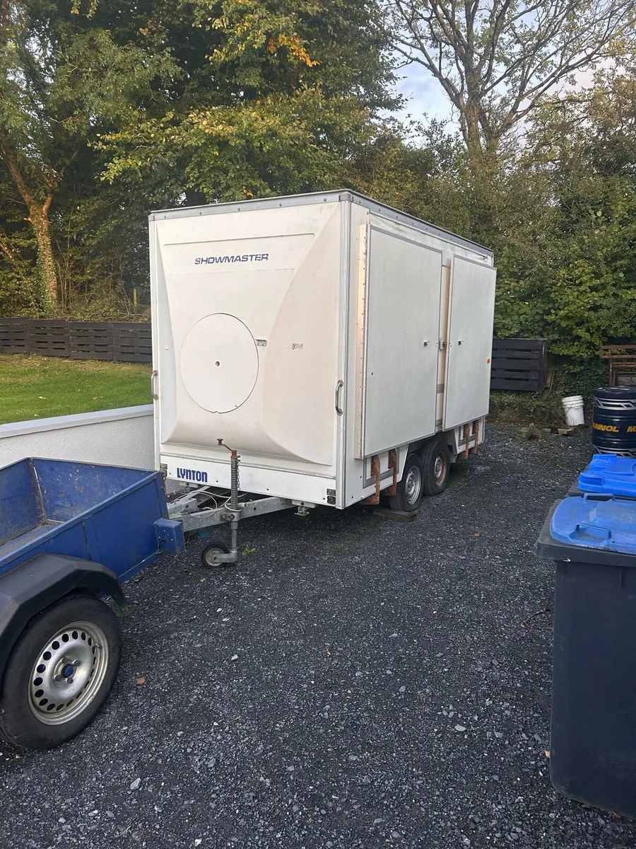 Exhibition shop trailer - Image 1