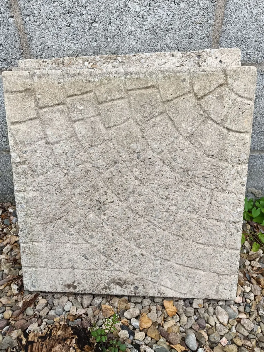 Patio slab - Image 1