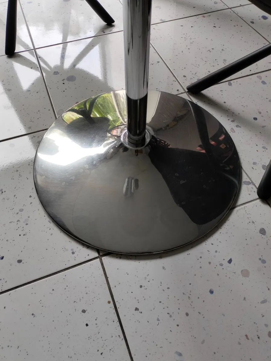 Kitchen table - Image 2