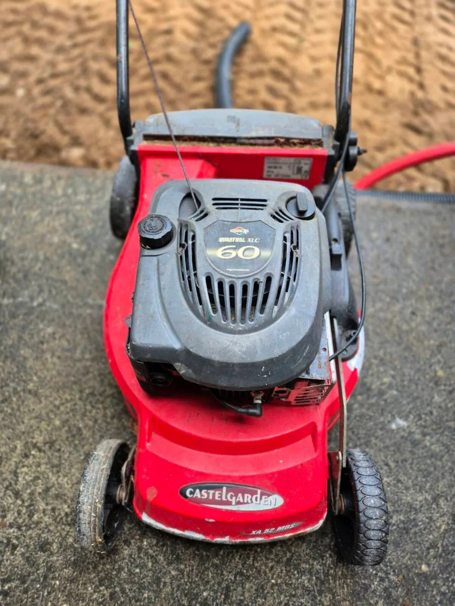 Castle garden lawnmower - Image 1