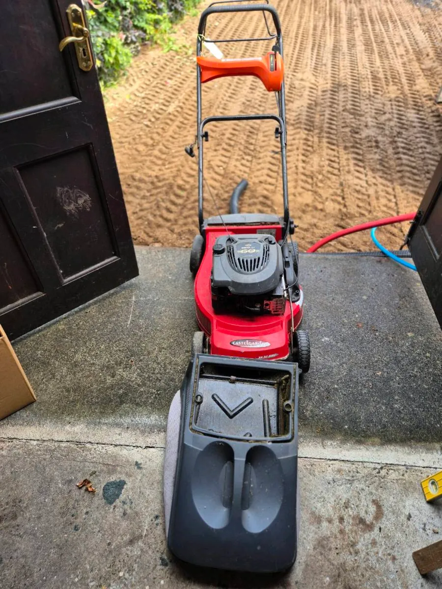 Castle garden lawnmower - Image 3