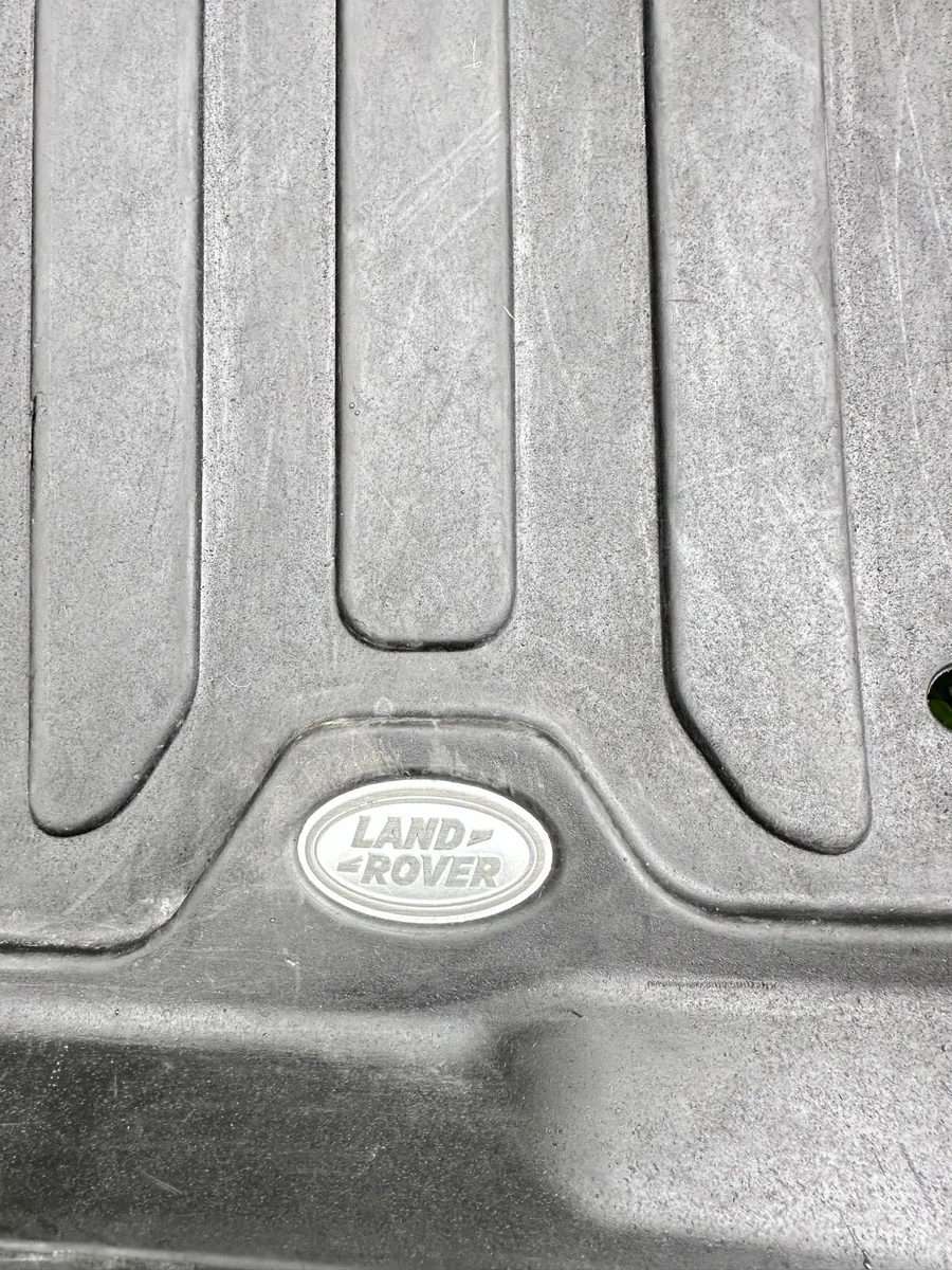 2018 Range Rover discovery oem floor mats - Image 2