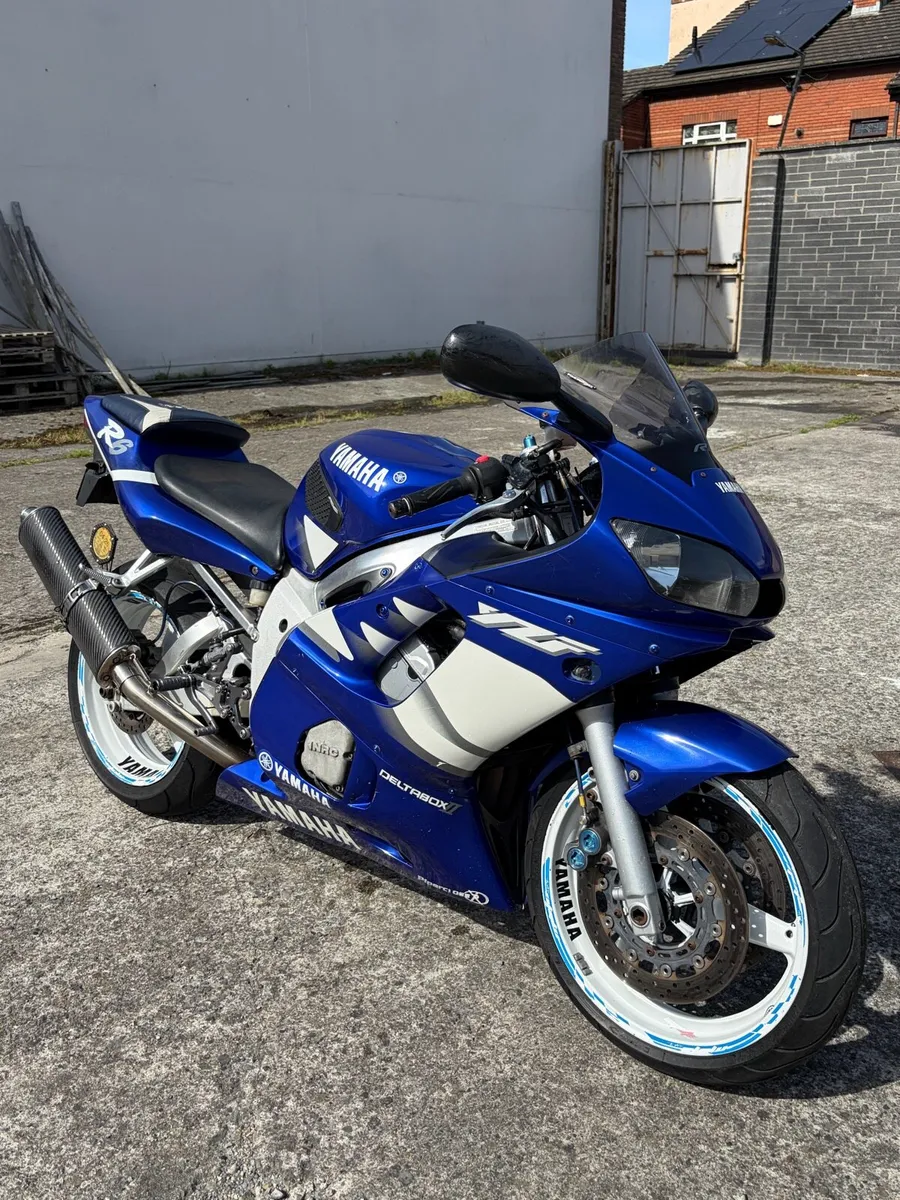 2000 Yamaha R6 - Image 1