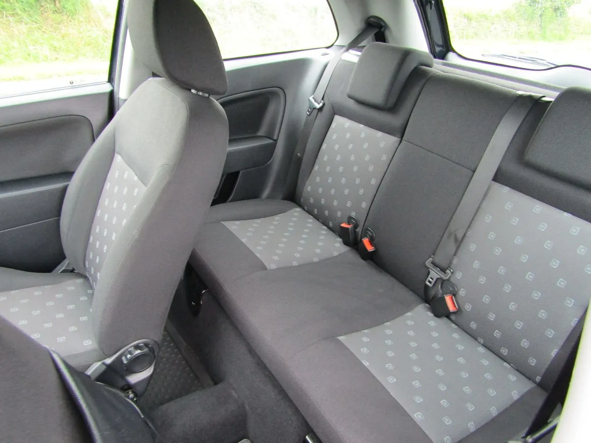 Ford Fiesta 2005 - Image 2