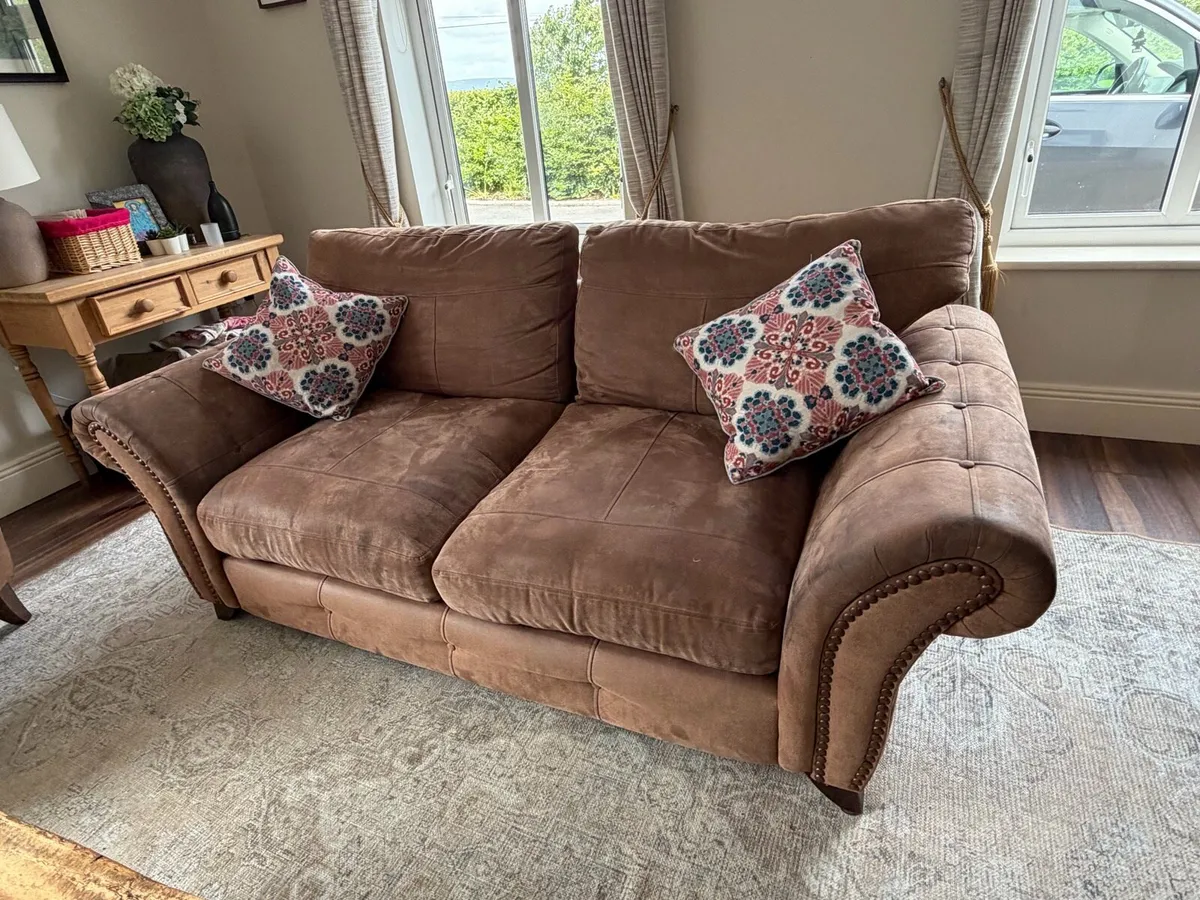 Couch - Image 4