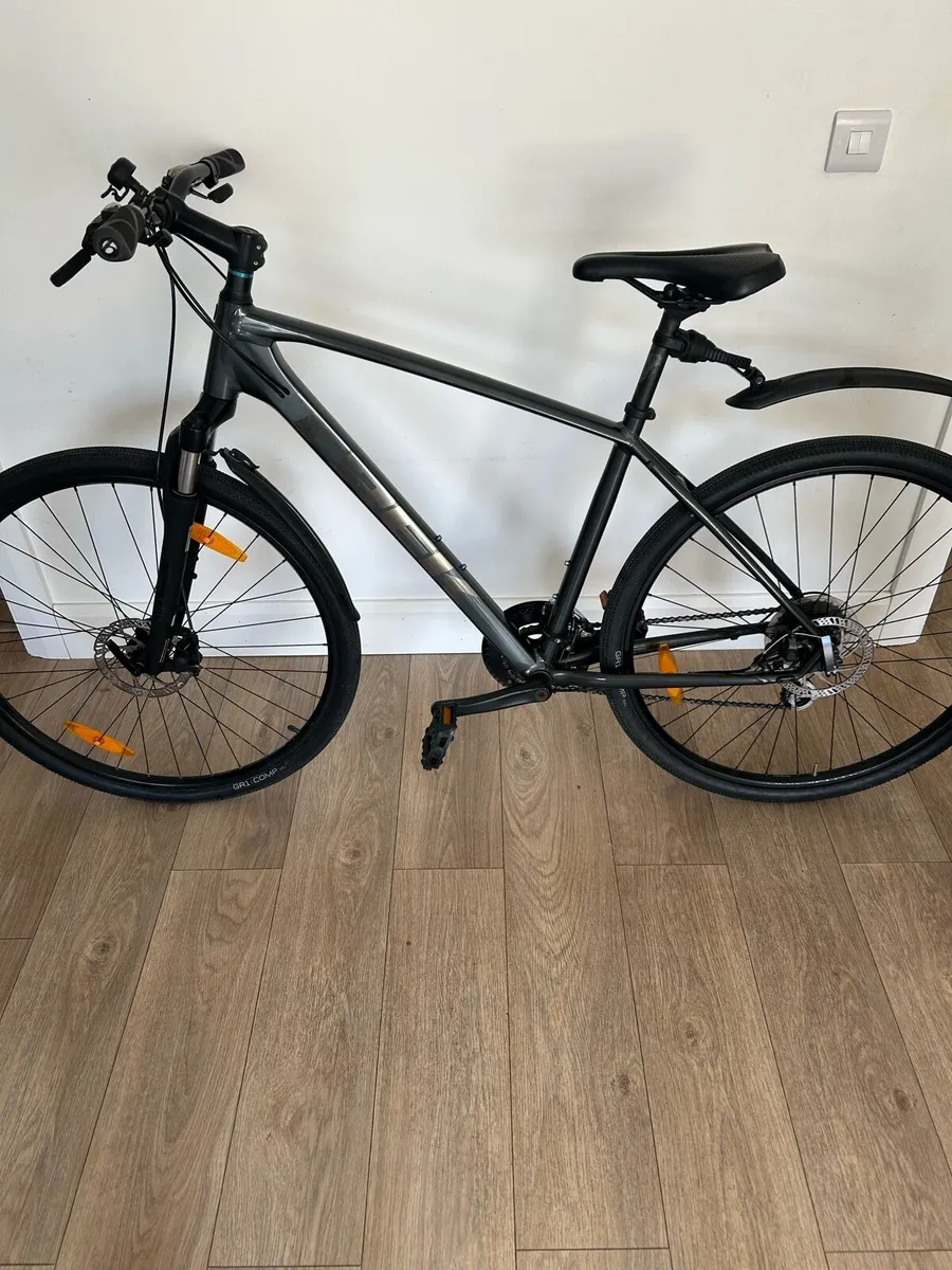Trek Dual Sport 1 Hybrid Bike - Image 1