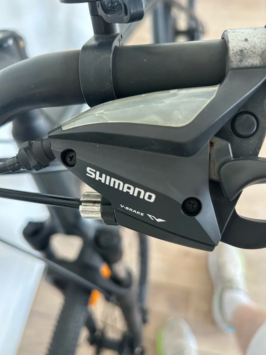 Trek Dual Sport 1 Hybrid Bike - Image 2