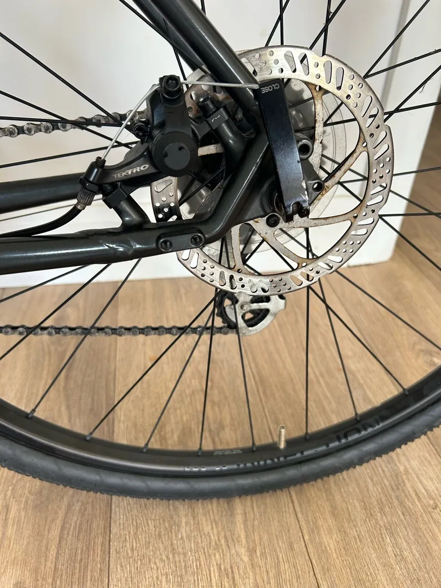 Trek Dual Sport 1 Hybrid Bike - Image 3