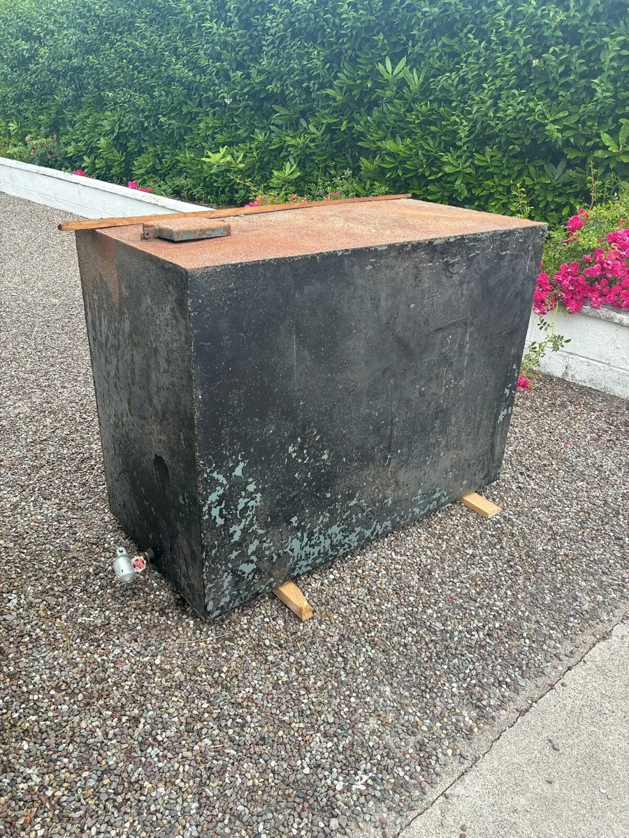 Oil tank - Image 2