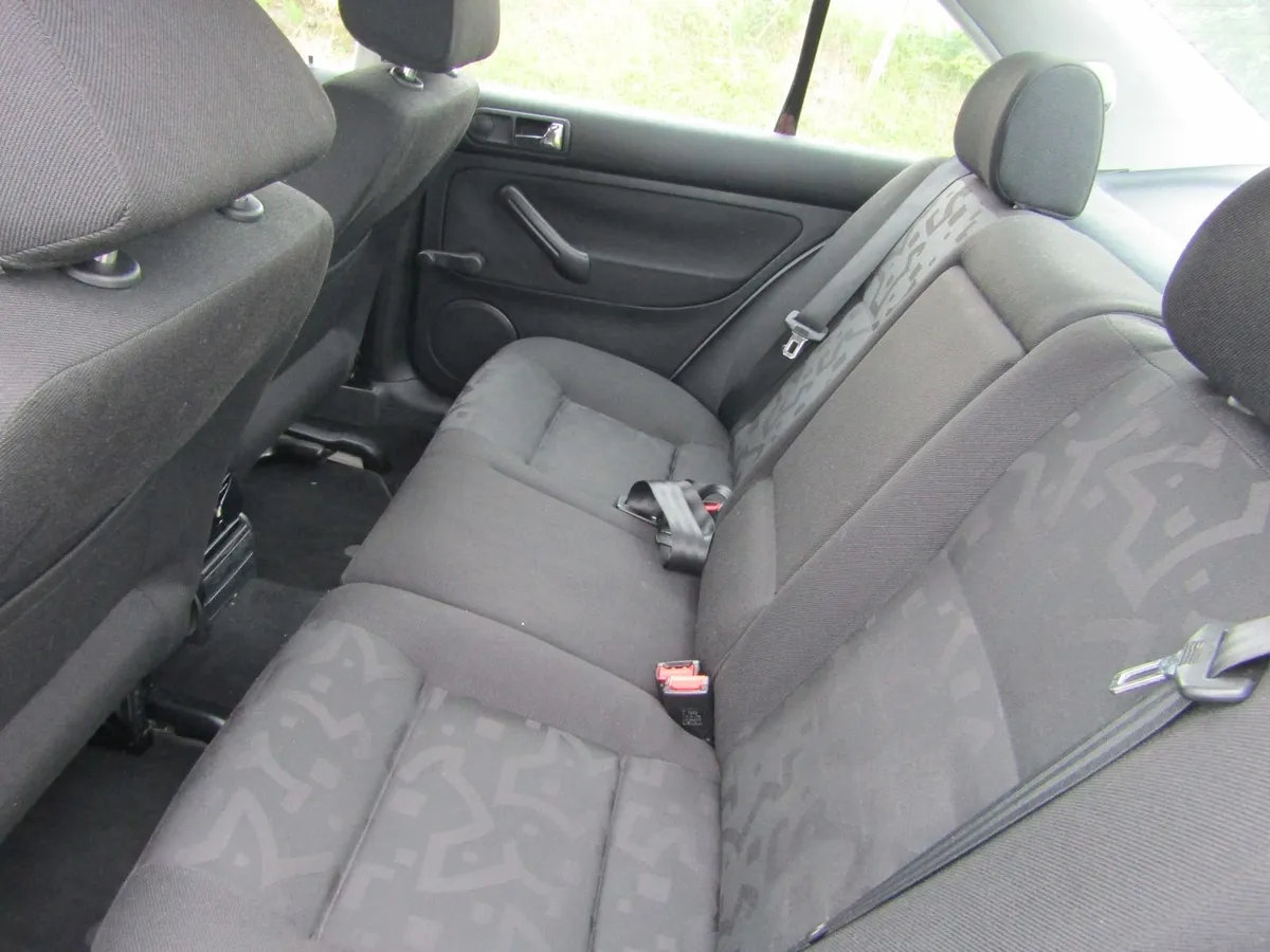 Volkswagen Bora 1999 - Image 4