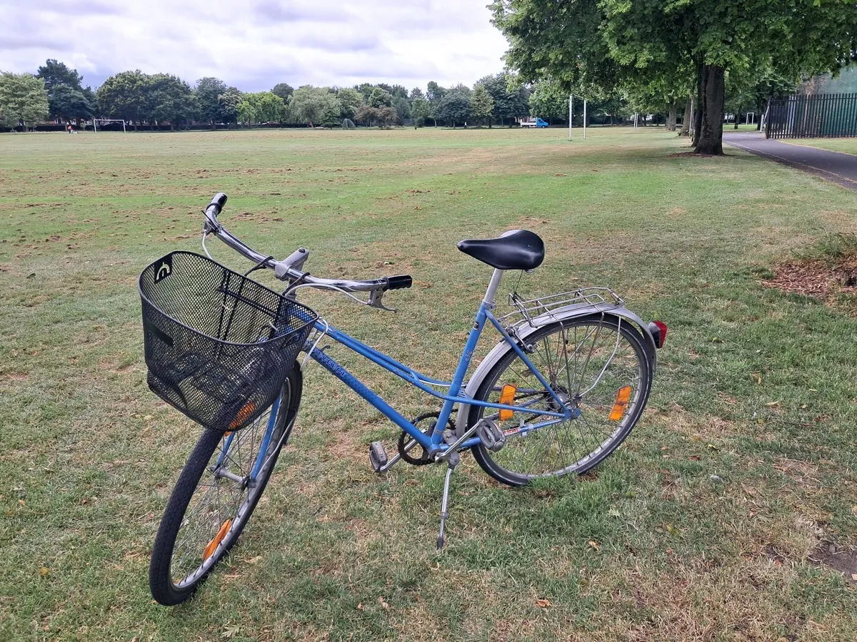 Comfy city bike - Image 3