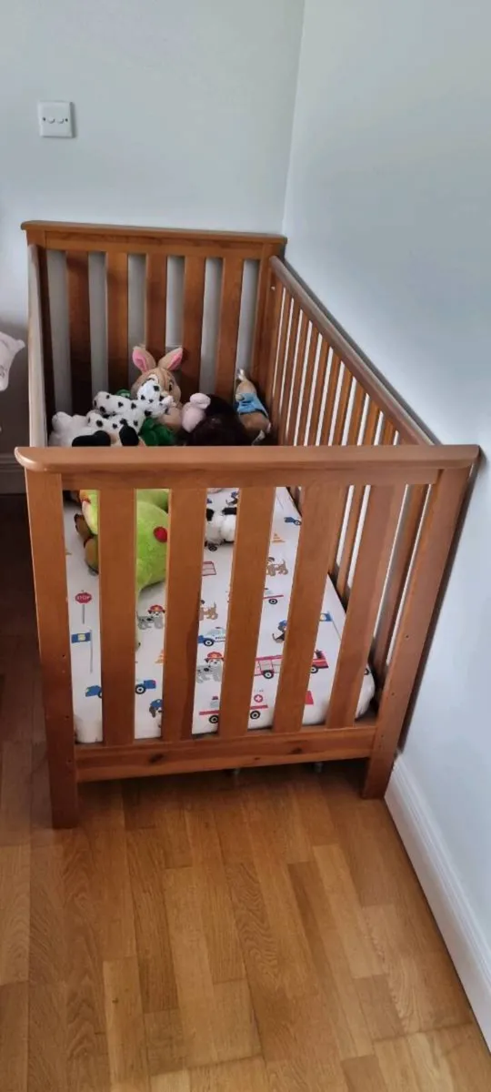 Cot perfect condition - Image 2