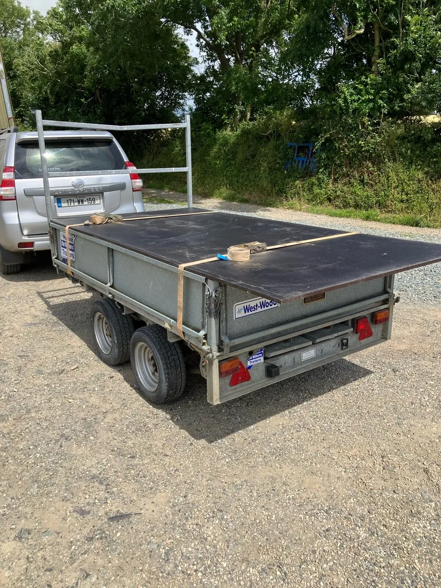 Trailer - Image 1