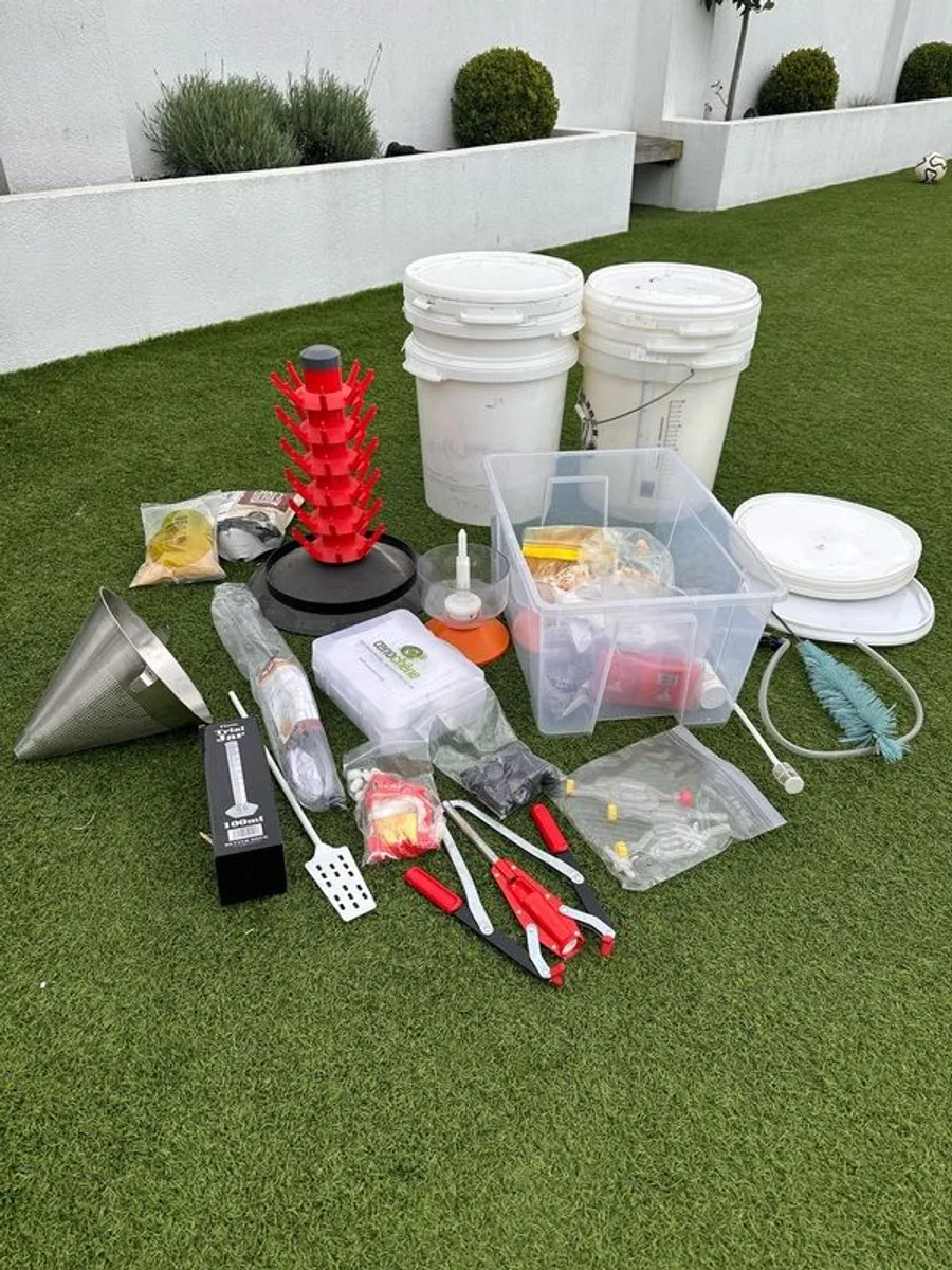 Home Brewing Kit (Beer & Wine) - Image 1