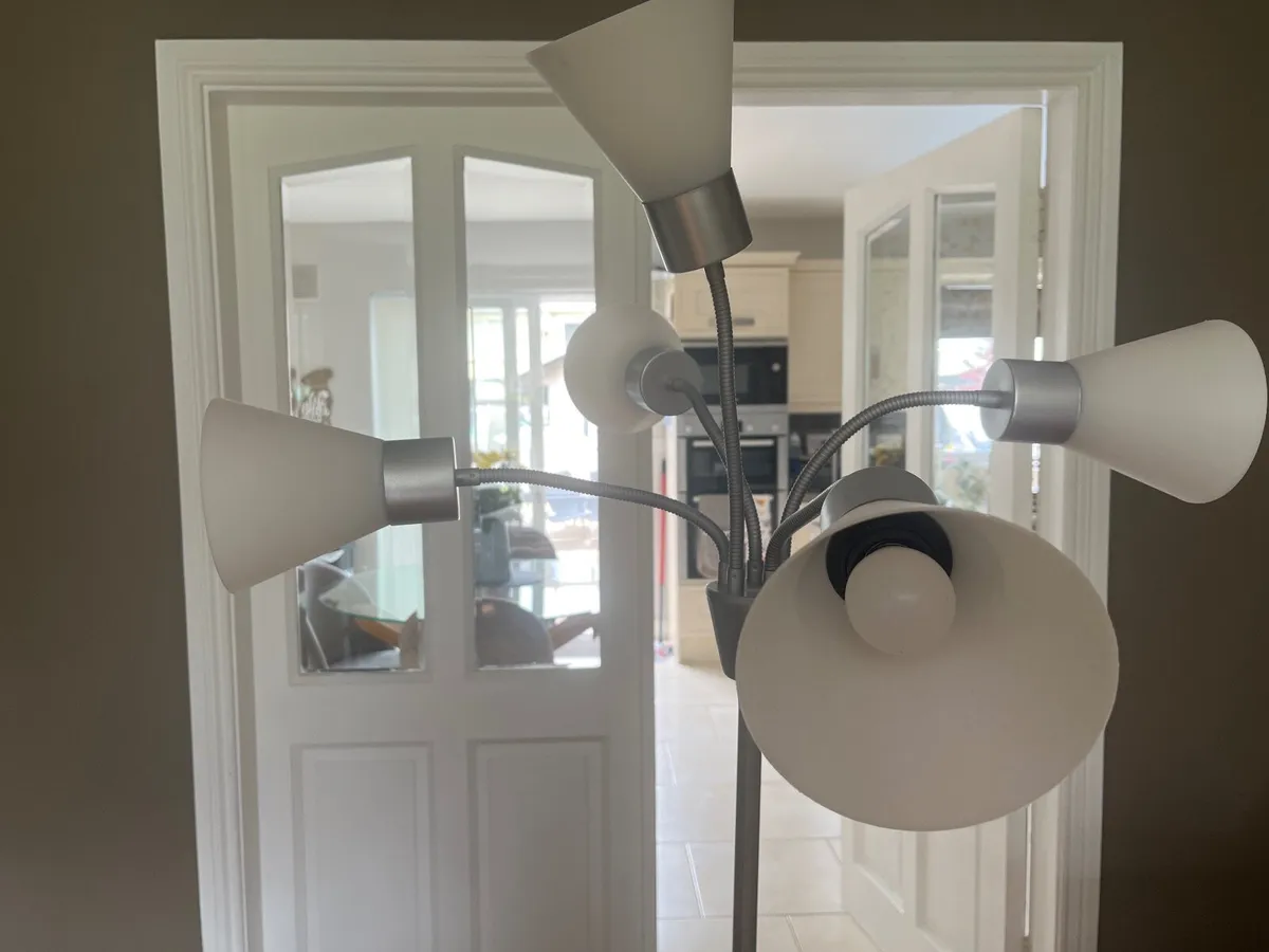 Standing light  5 lamps  not dimmable - Image 2