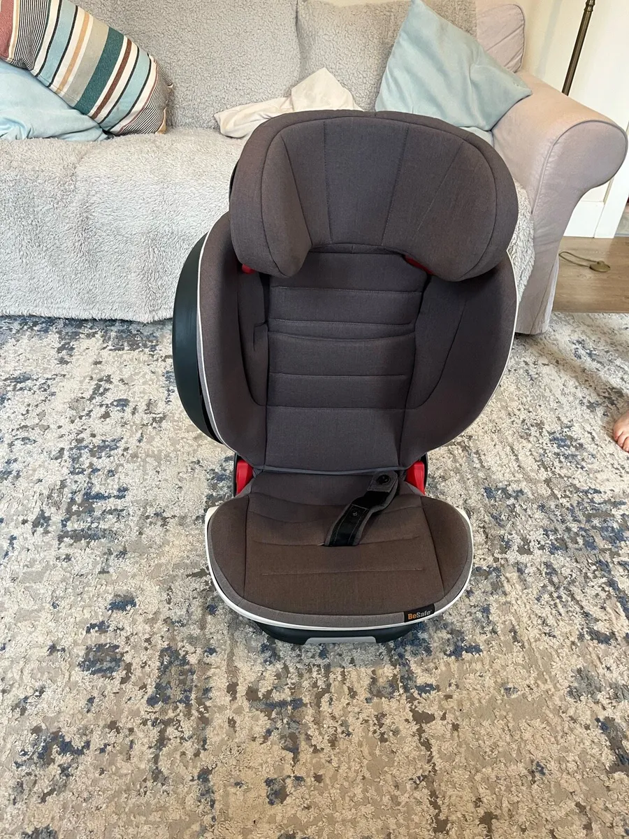 Child Car seat - Image 4