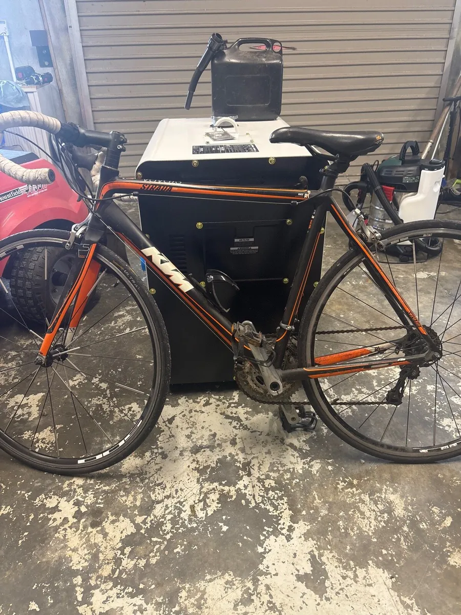 Racing bike - Image 1