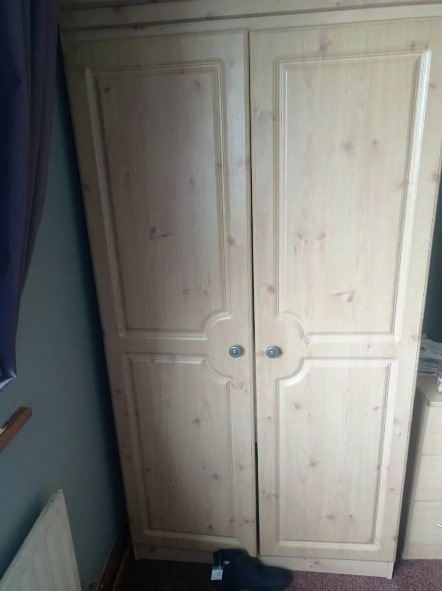 A wardrobe and dressing table - Image 1