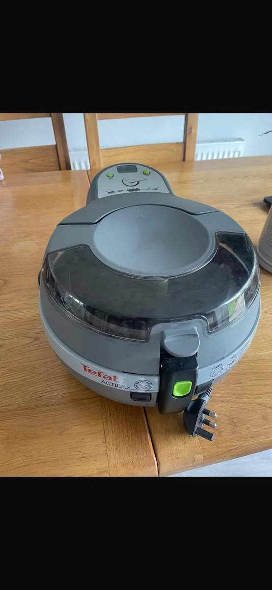 Air fryer - Image 1