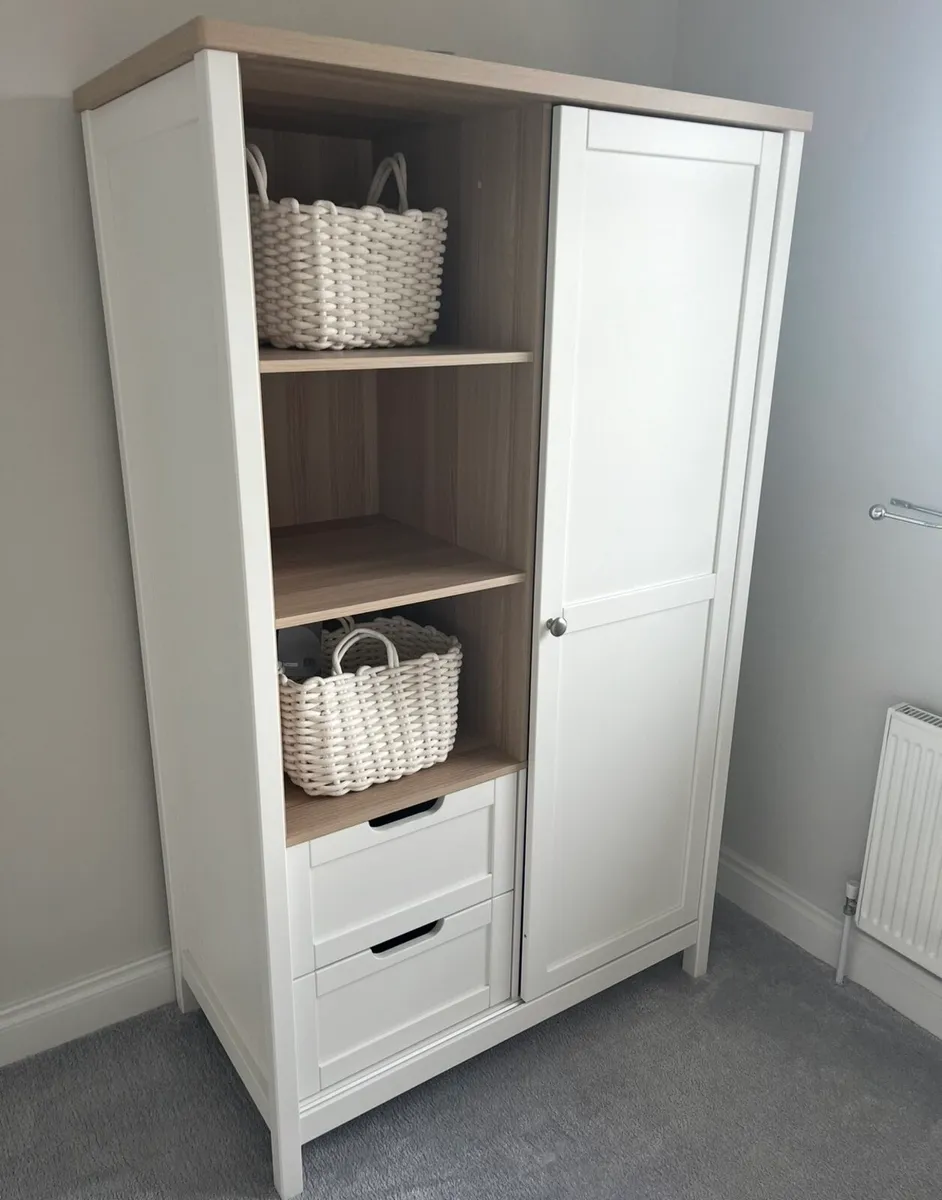 Mamas and papa’s wardrobe - Image 2