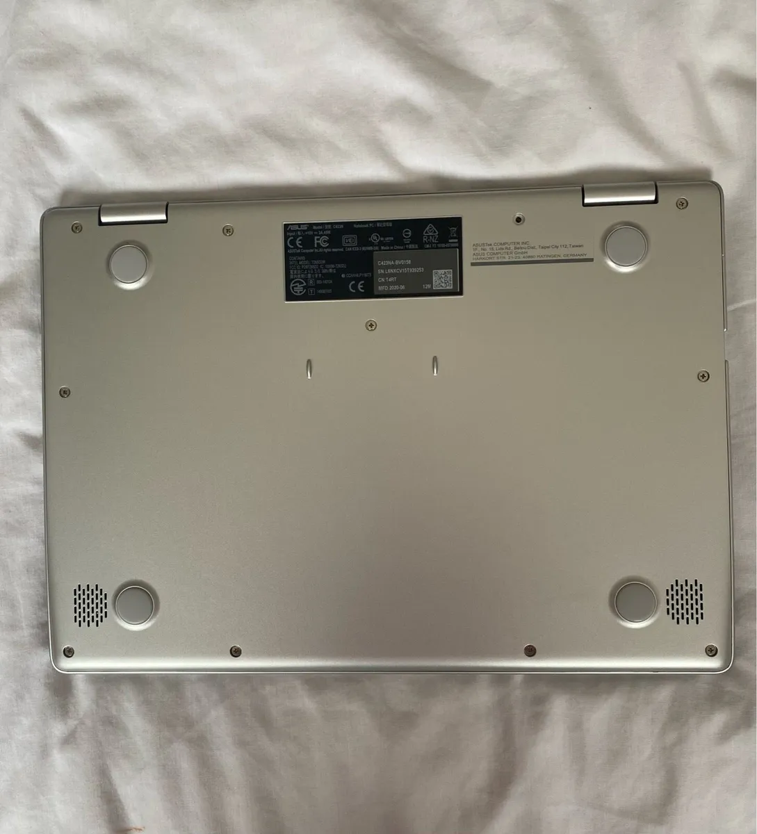 ASUS Chromebook in brand new condition - Image 3