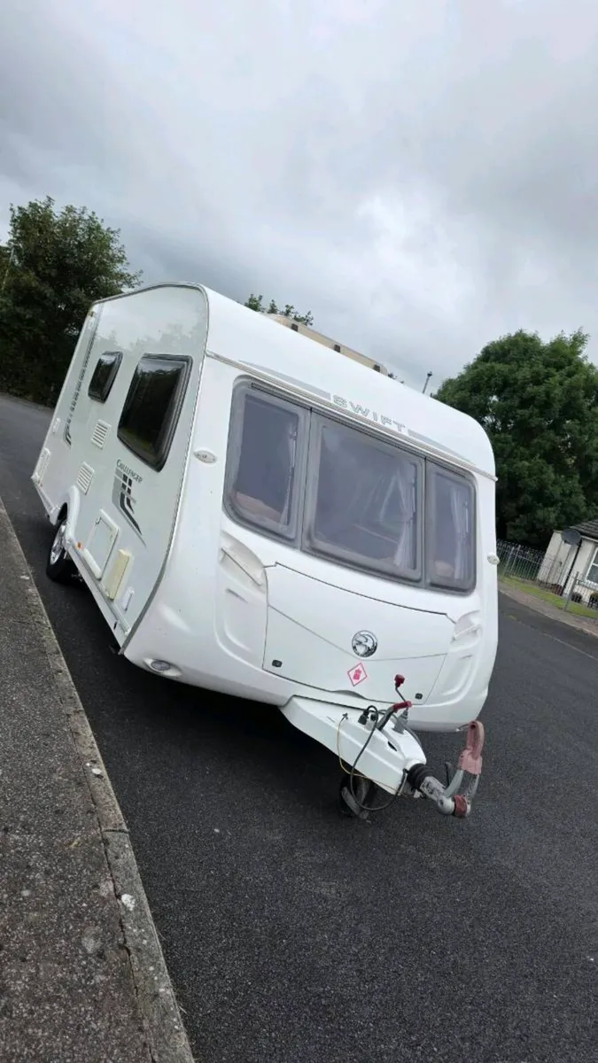 2009 SWIFT CAARAVAN LIKE NEW - Image 1