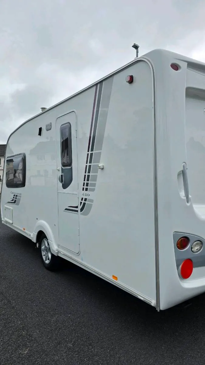 2009 SWIFT CAARAVAN LIKE NEW - Image 4