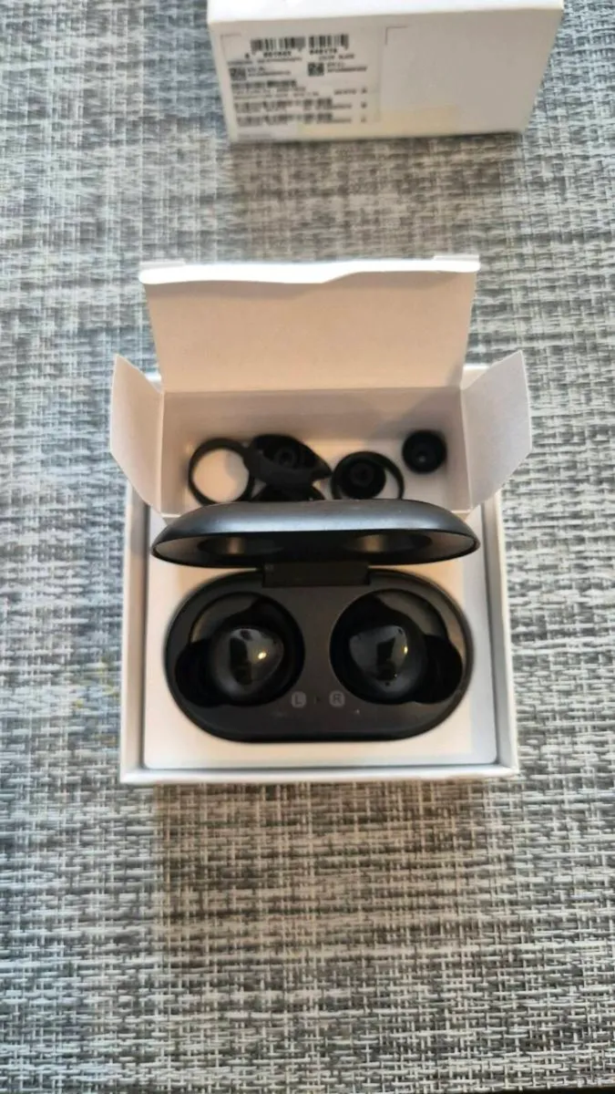 Galaxy Buds - Image 2