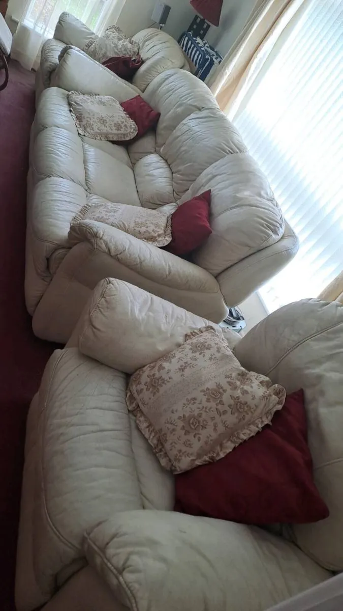 Couch set - Image 4