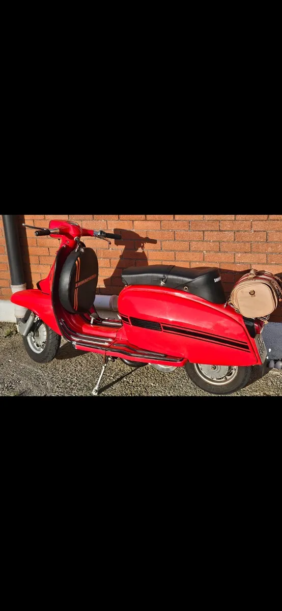 Lambretta GP200 .. Vespa - Image 2