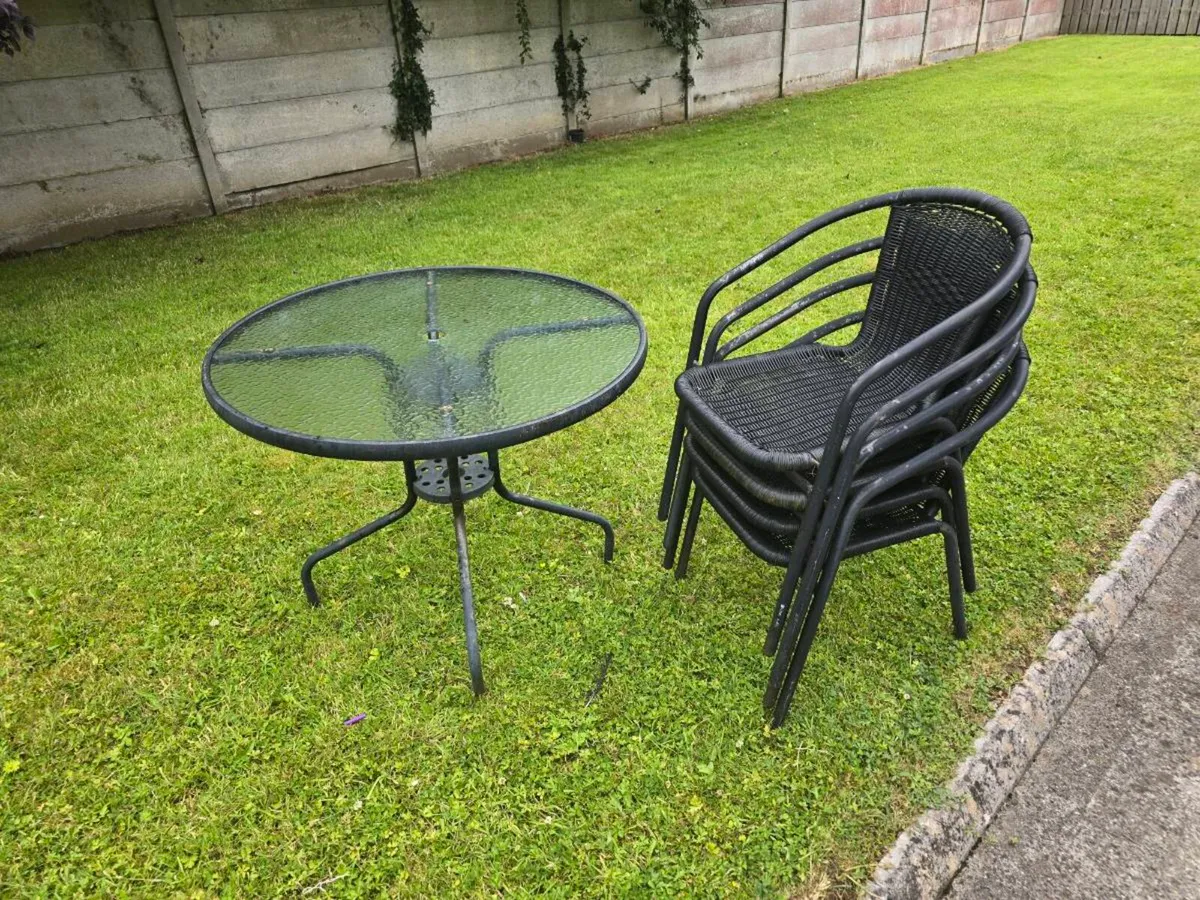 Garden table and 4 chairs - Image 2