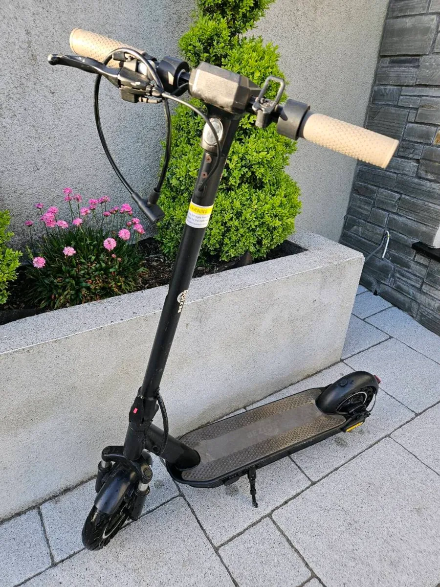 Bezior S-500 Max E Scooter - Image 1