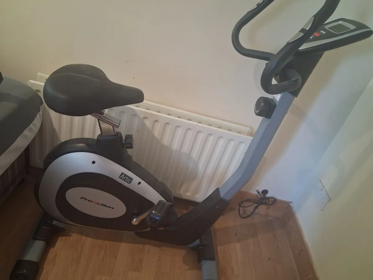 Exercise bike - Image 1
