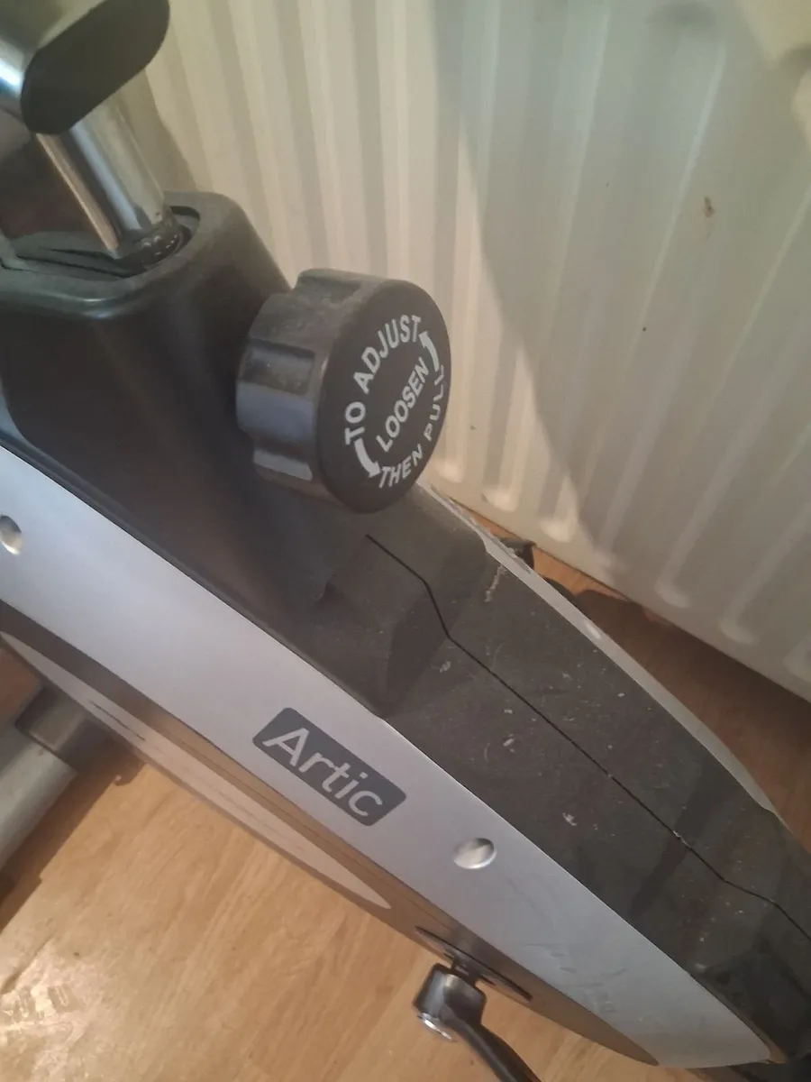 Exercise bike - Image 2