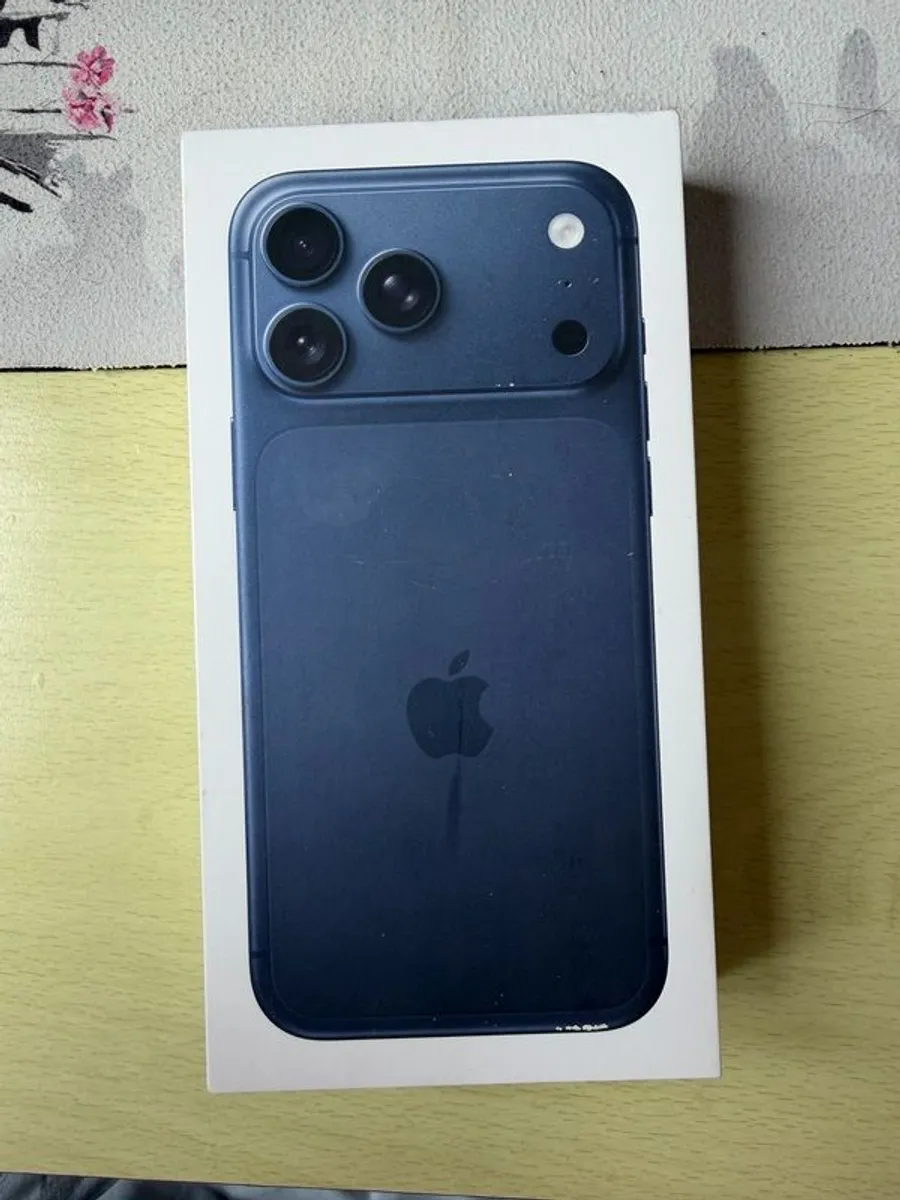 iphone - Image 1