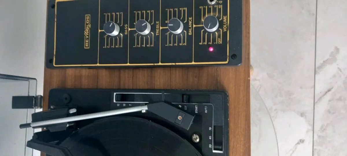 Reynolds RS90  record  player - Image 3