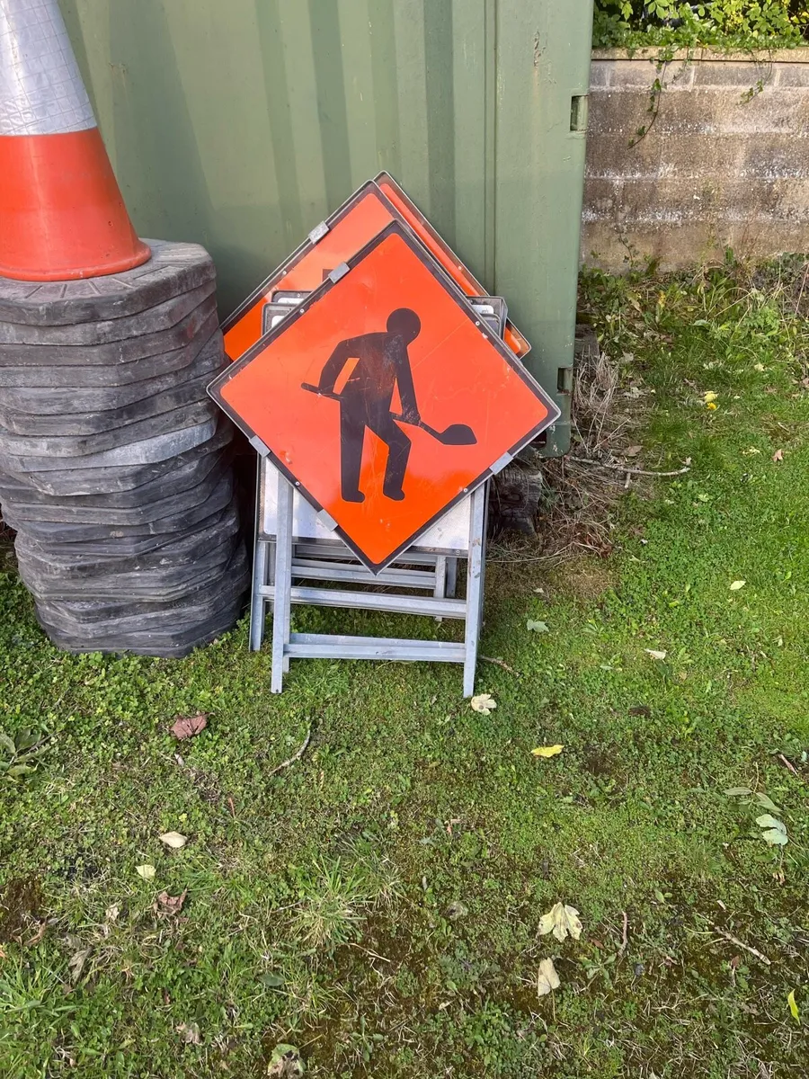 Road work signs - Image 1