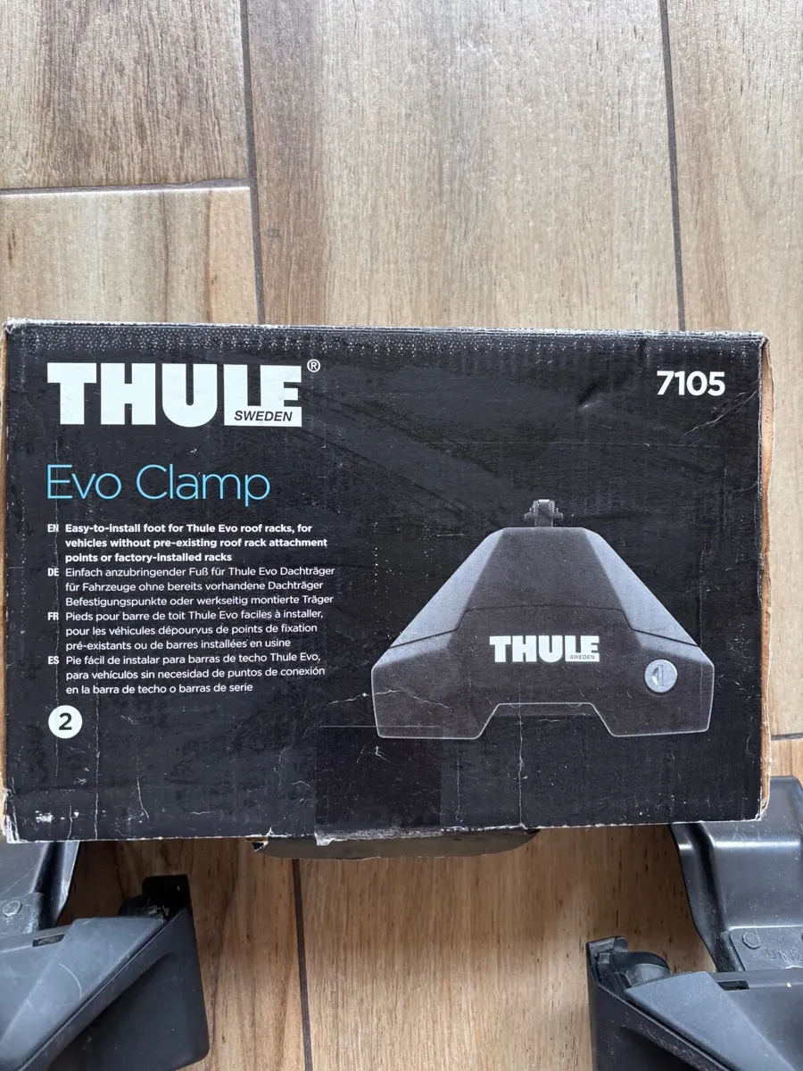 Thule Roof Bars and Footpack - Image 1