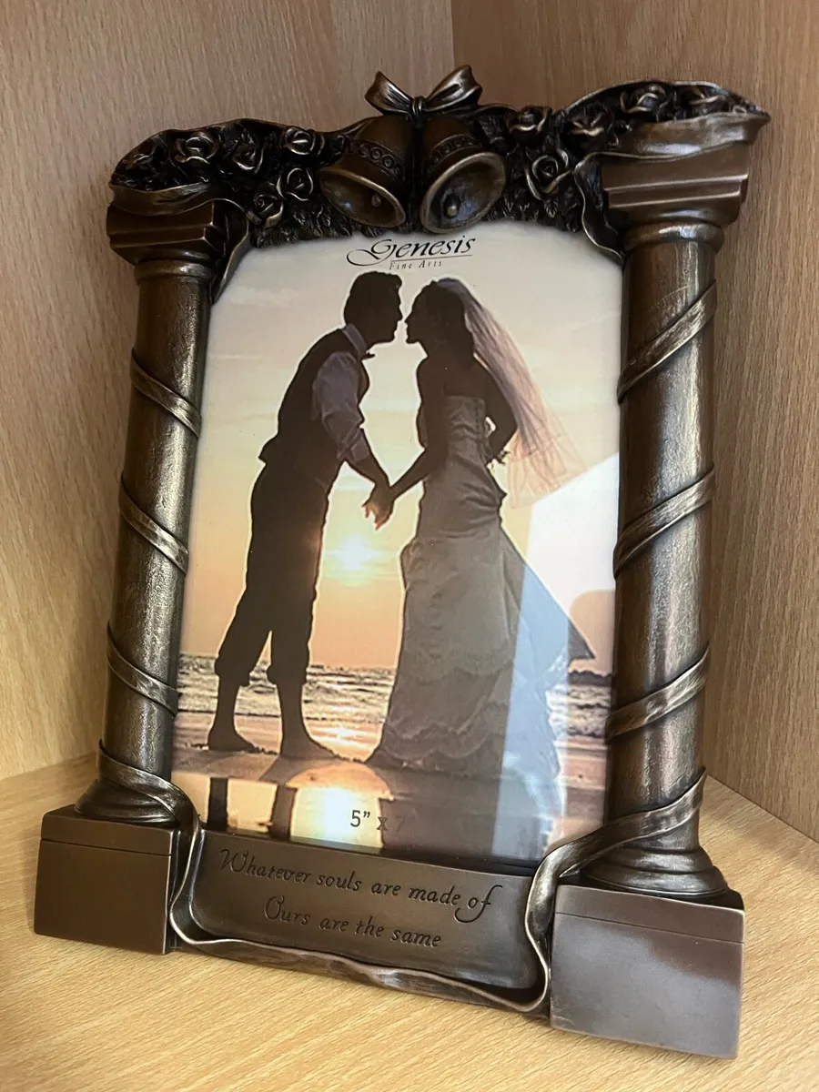 Genesis Photo Frame - New price €60 - Image 1