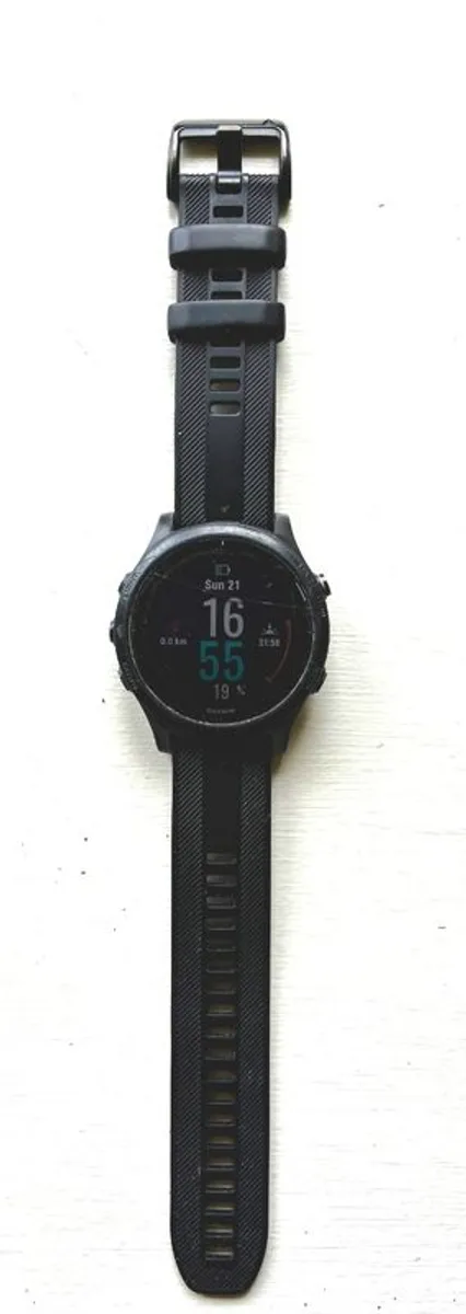 Garmin Forerunner 945, Cracked Screen but Fully Working, Maps + Music, Charger Included - Image 1